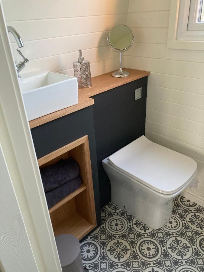 Abbey Farm Luxury Glamping Otel Rhuddlan Dış mekan fotoğraf