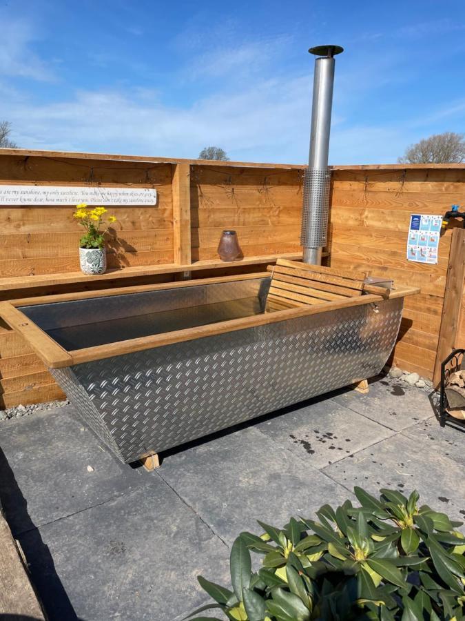 Abbey Farm Luxury Glamping Otel Rhuddlan Dış mekan fotoğraf