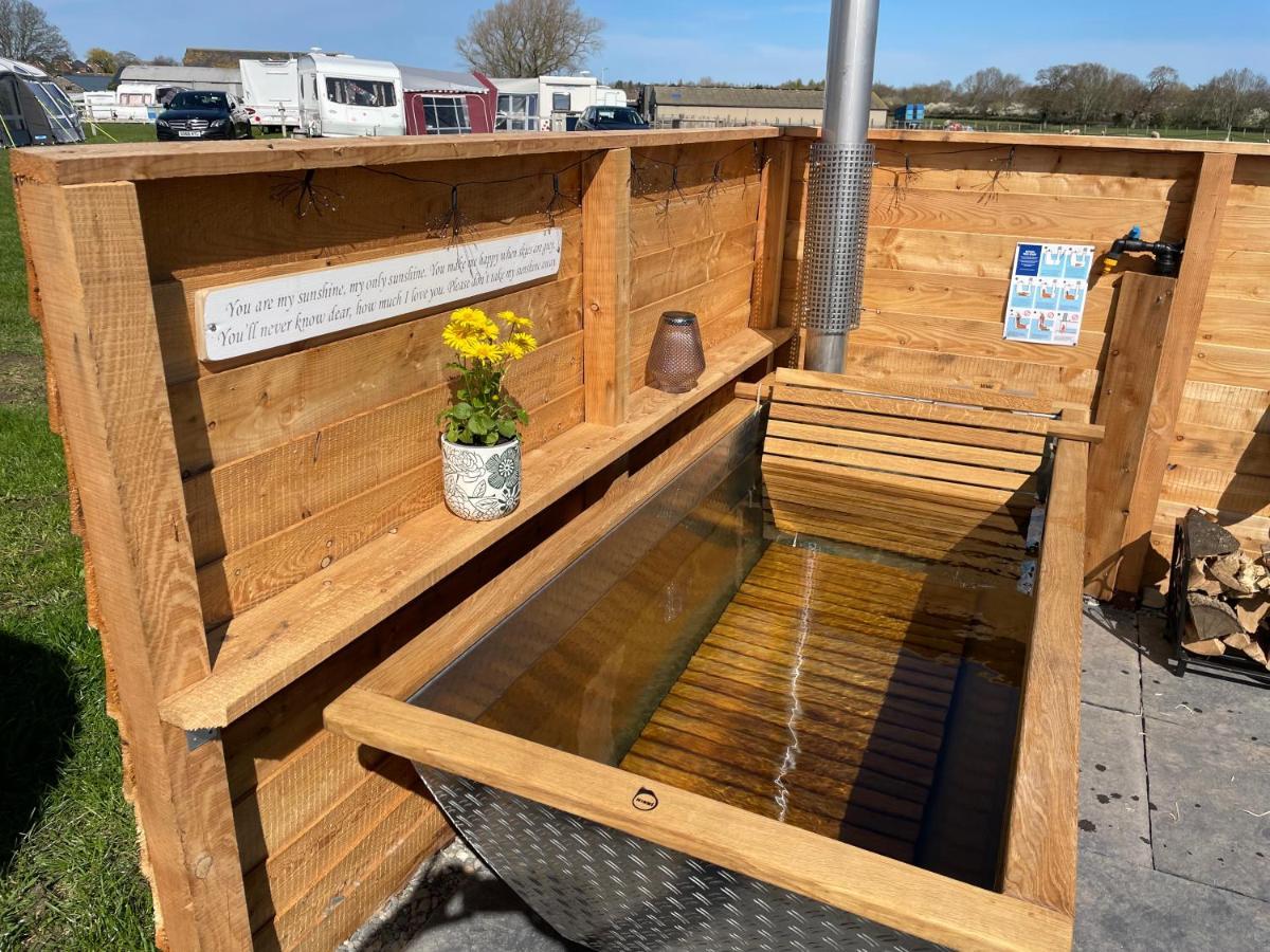 Abbey Farm Luxury Glamping Otel Rhuddlan Dış mekan fotoğraf