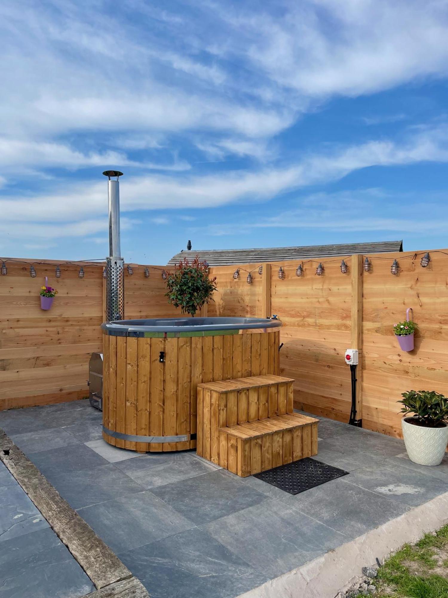 Abbey Farm Luxury Glamping Otel Rhuddlan Dış mekan fotoğraf